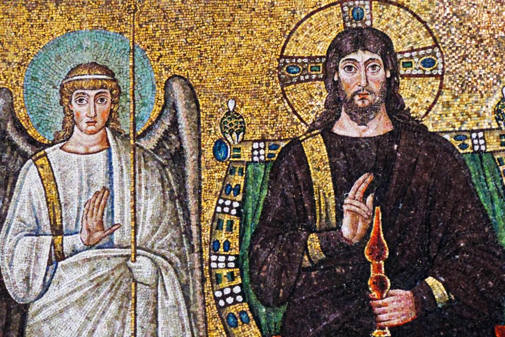 Mosaïque de Ravenne représentant le Christ effectuant un mudra, symbole de bénédiction et de libération énergétique.